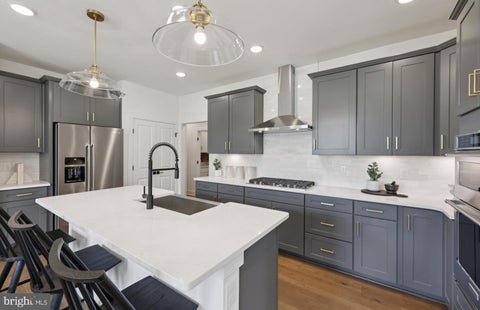 Townhouse For Sale - 15474 Emerald Way<br/> HAYMARKET, VA 20169