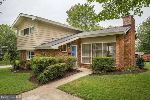 8 GRUENTHER COURT ROCKVILLE MD 20851