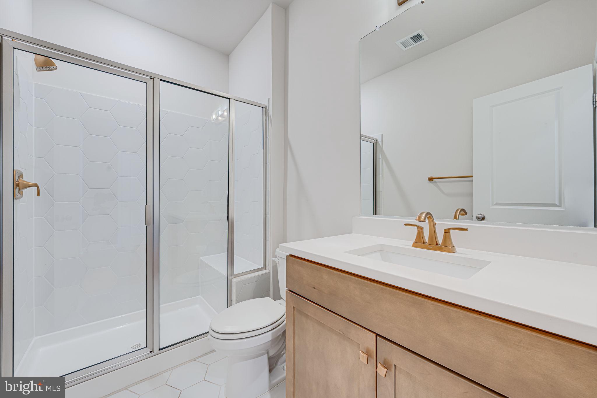 JEFFERSON SQUARE - Residential Lease