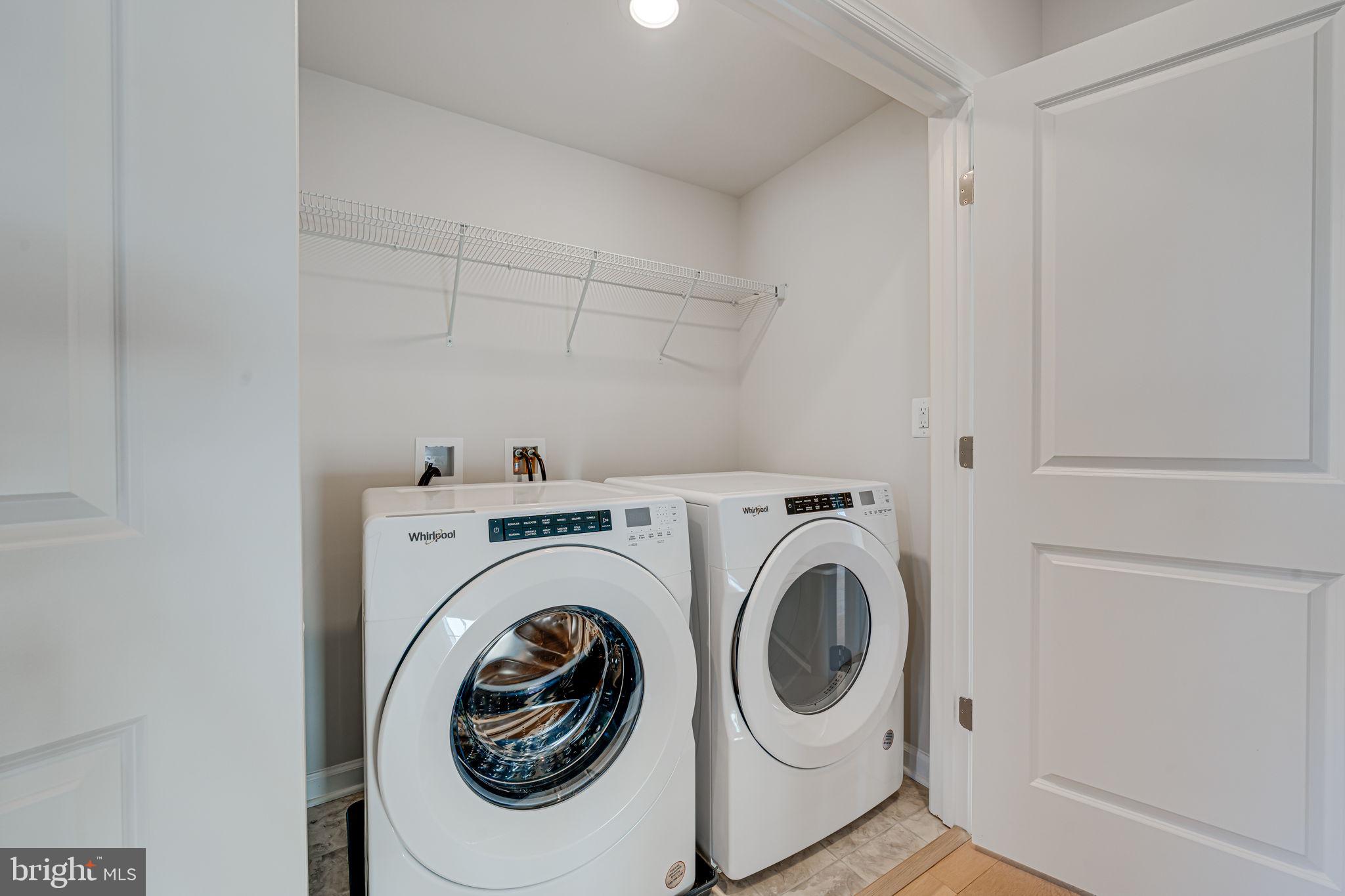 JEFFERSON SQUARE - Residential Lease