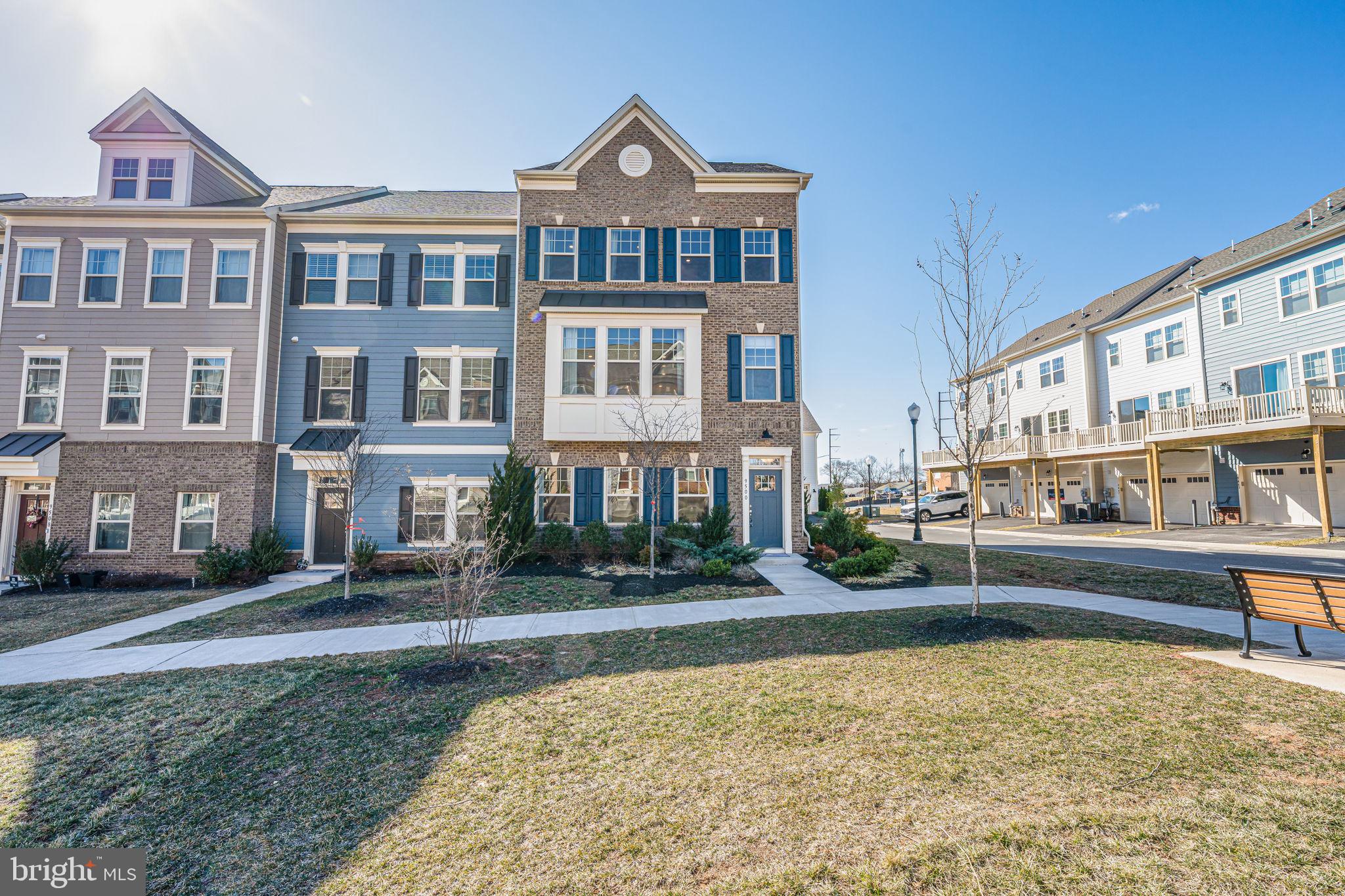 JEFFERSON SQUARE - Residential Lease