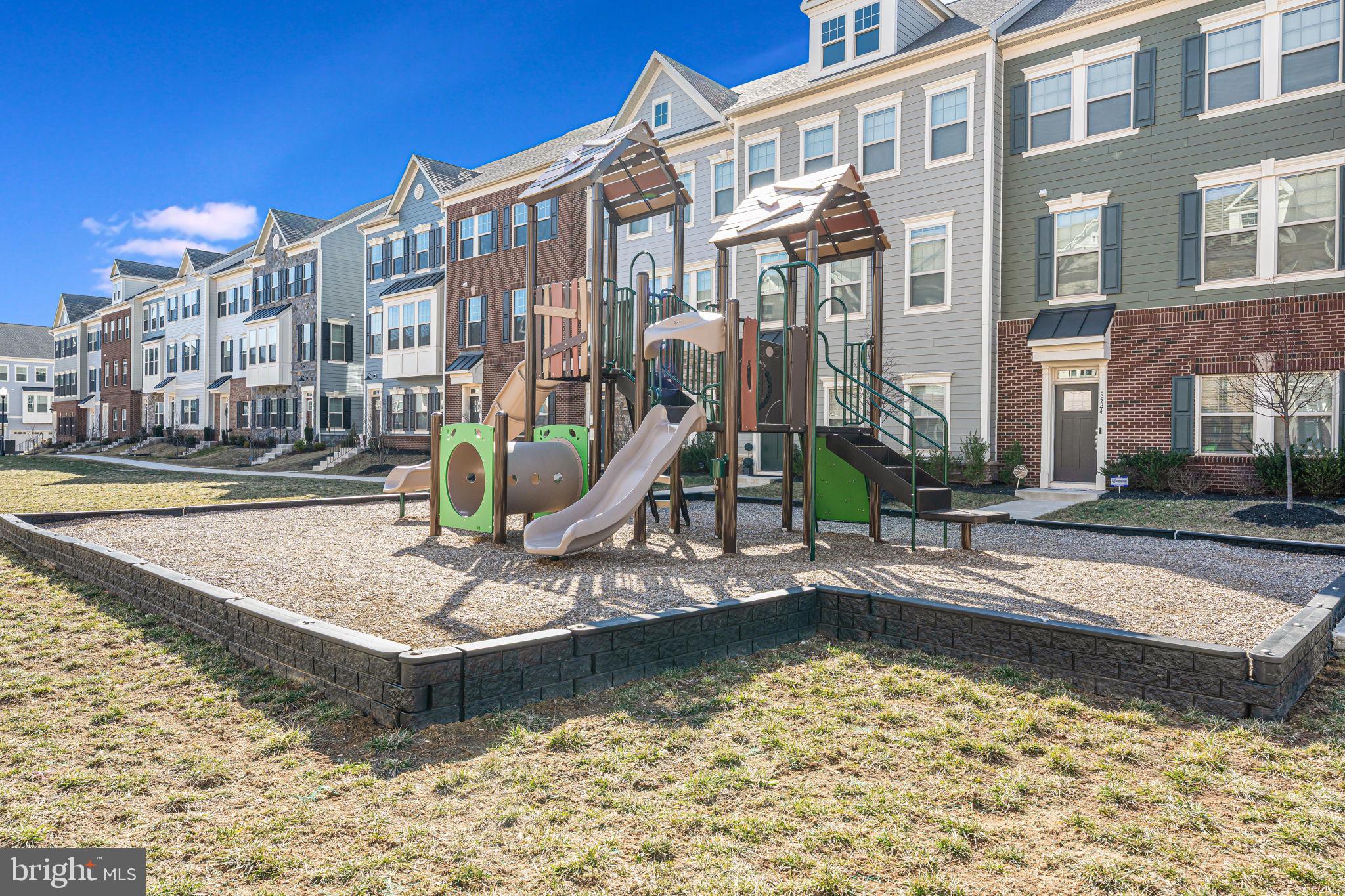 JEFFERSON SQUARE - Residential Lease