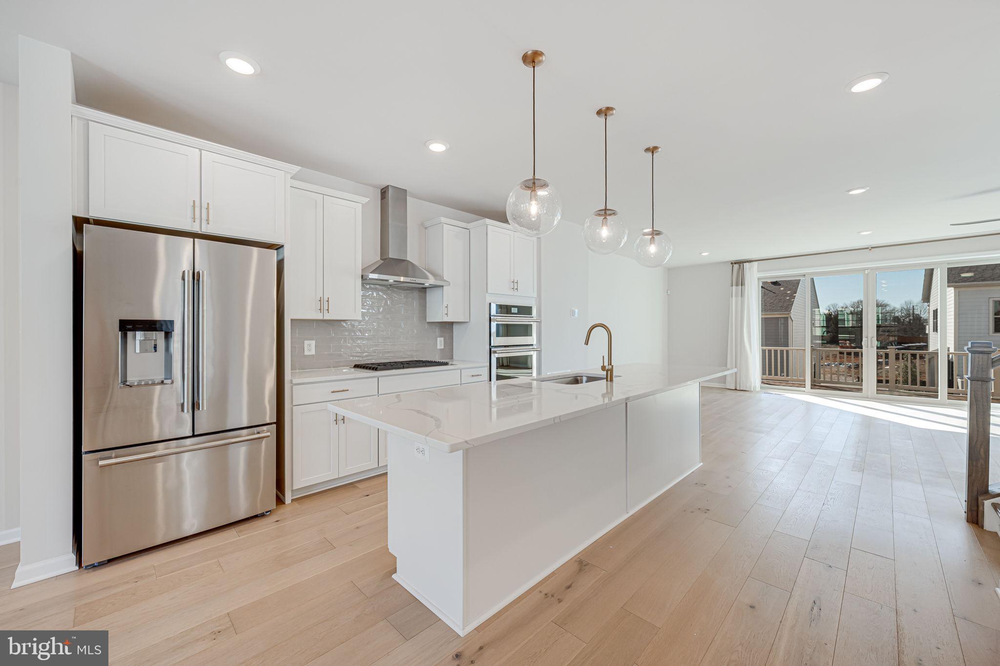 JEFFERSON SQUARE - Residential Lease