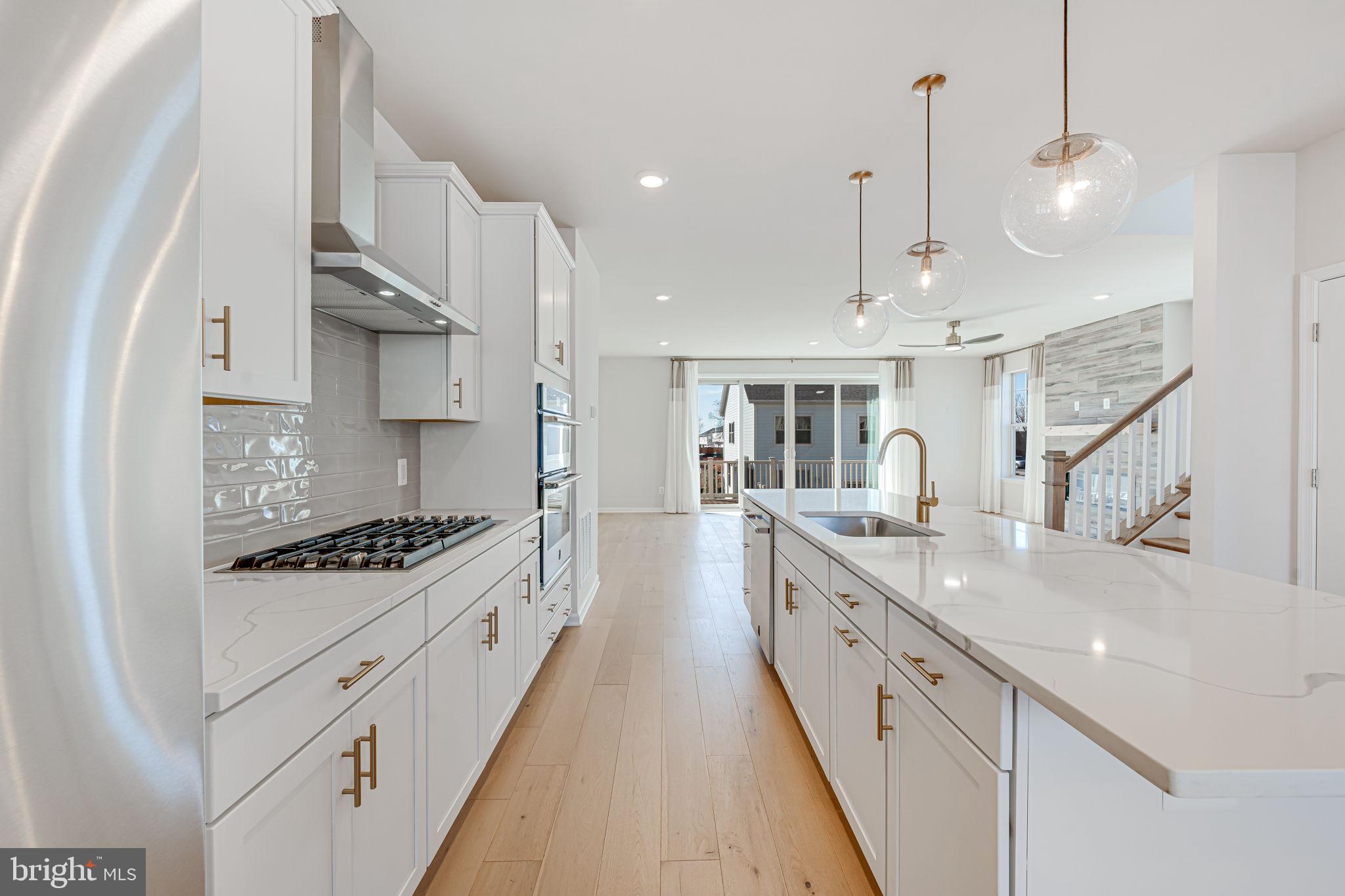 JEFFERSON SQUARE - Residential Lease