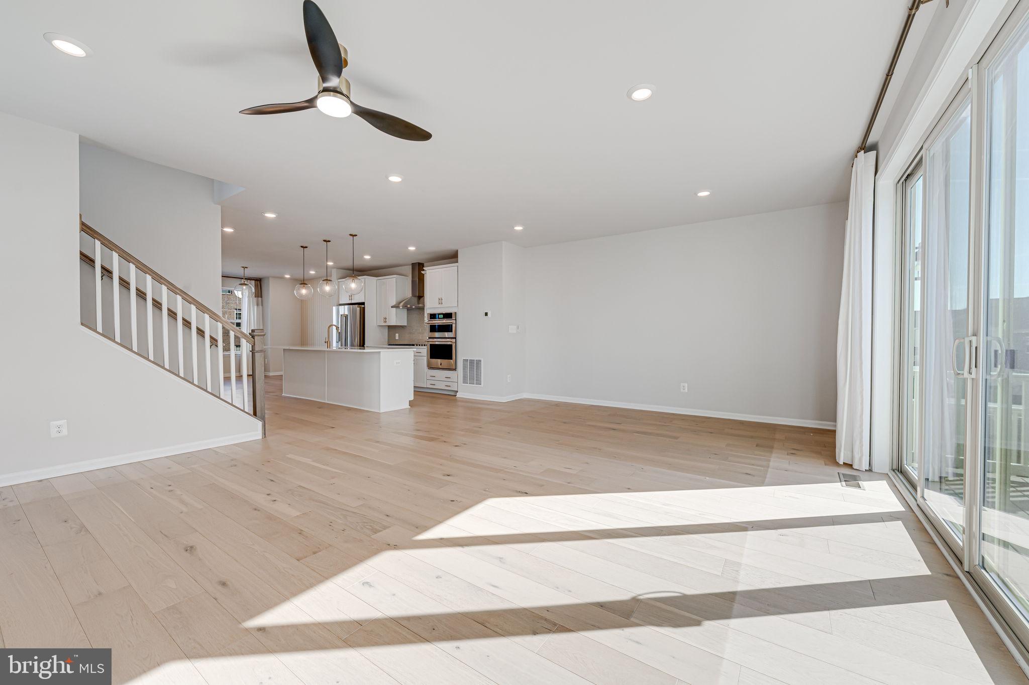 JEFFERSON SQUARE - Residential Lease