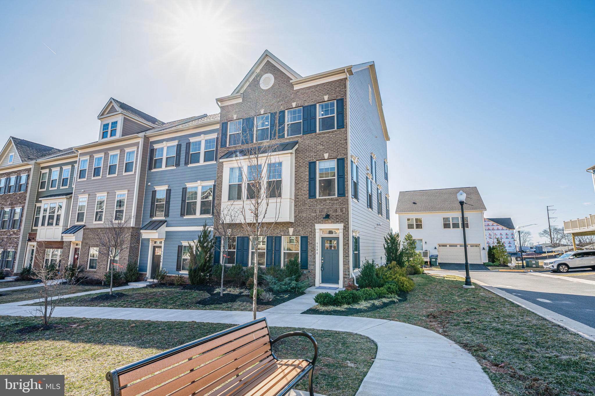 JEFFERSON SQUARE - Residential Lease