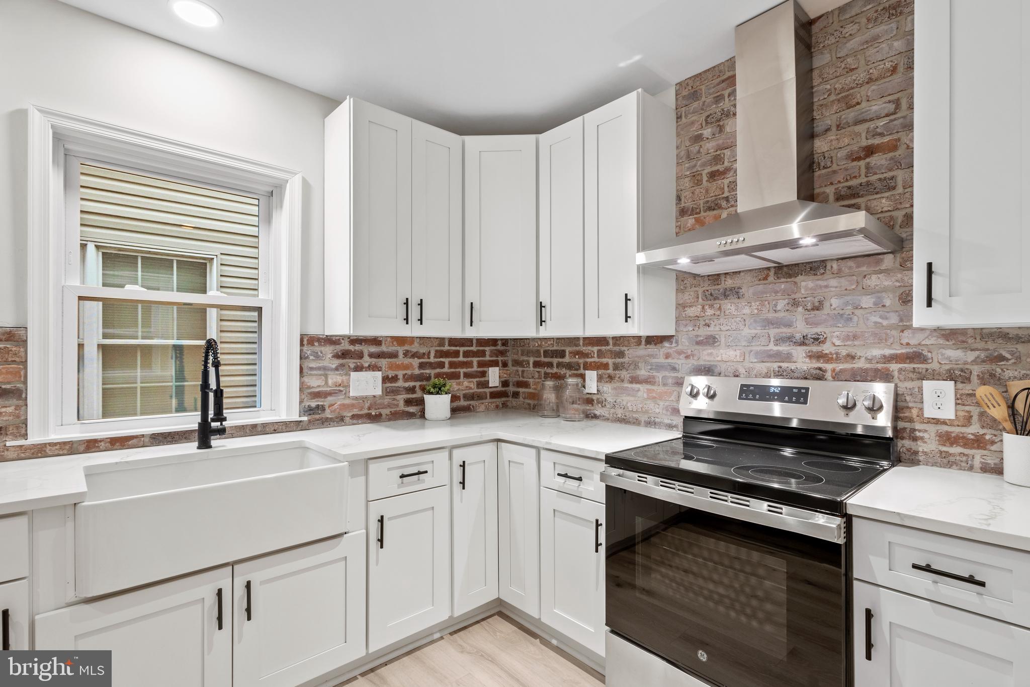 100 ACRE WOODS - Residential