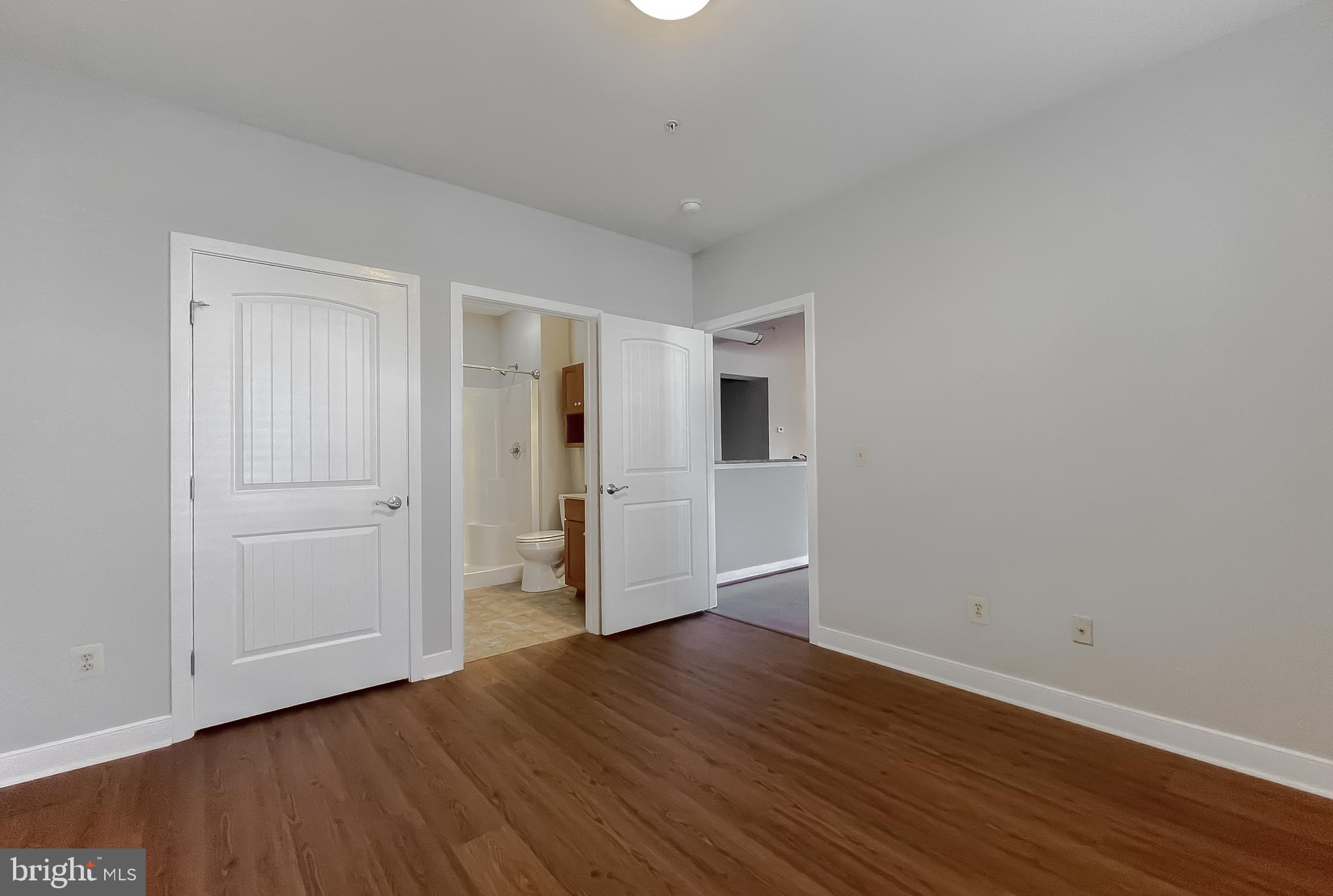 FOXWELL CONDOMINIUMS - Residential Lease