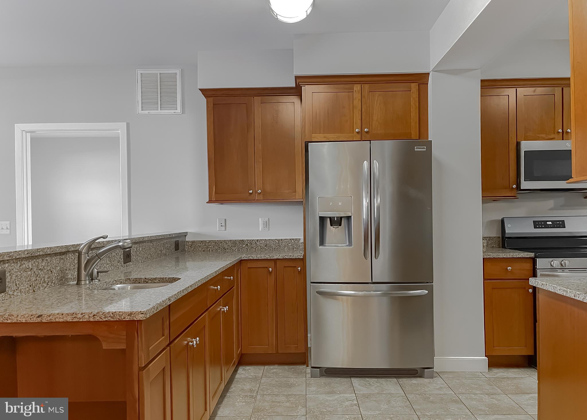 FOXWELL CONDOMINIUMS - Residential Lease