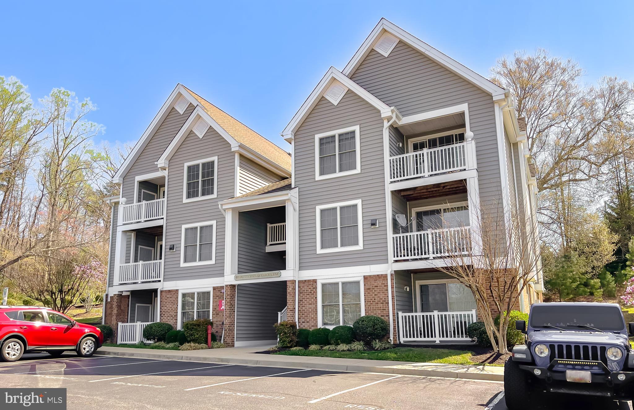 FOXWELL CONDOMINIUMS - Residential Lease