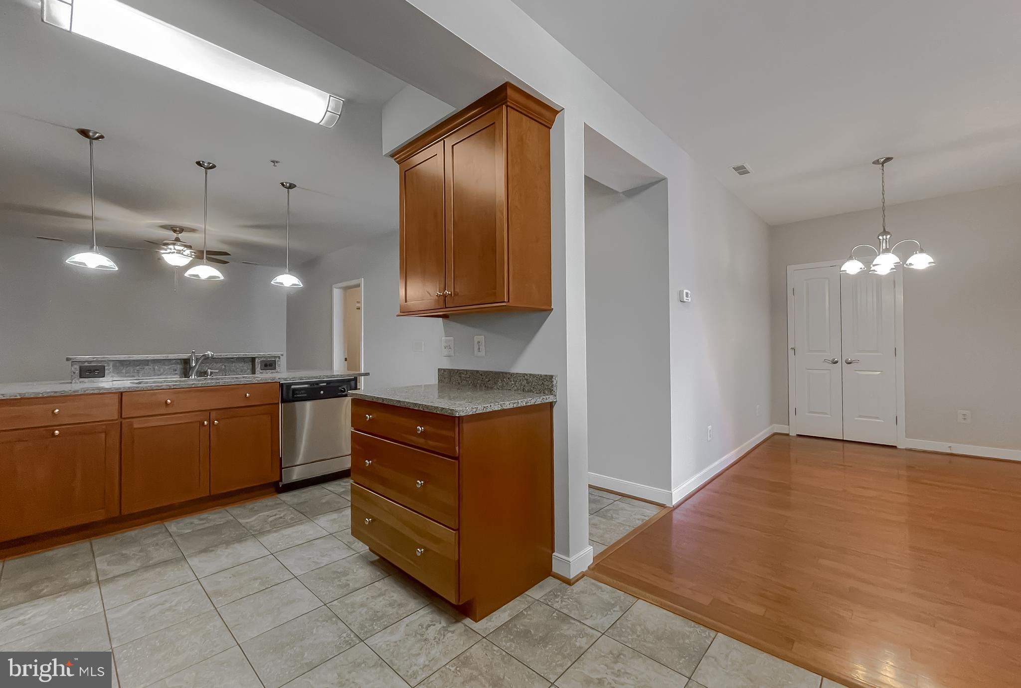 FOXWELL CONDOMINIUMS - Residential Lease