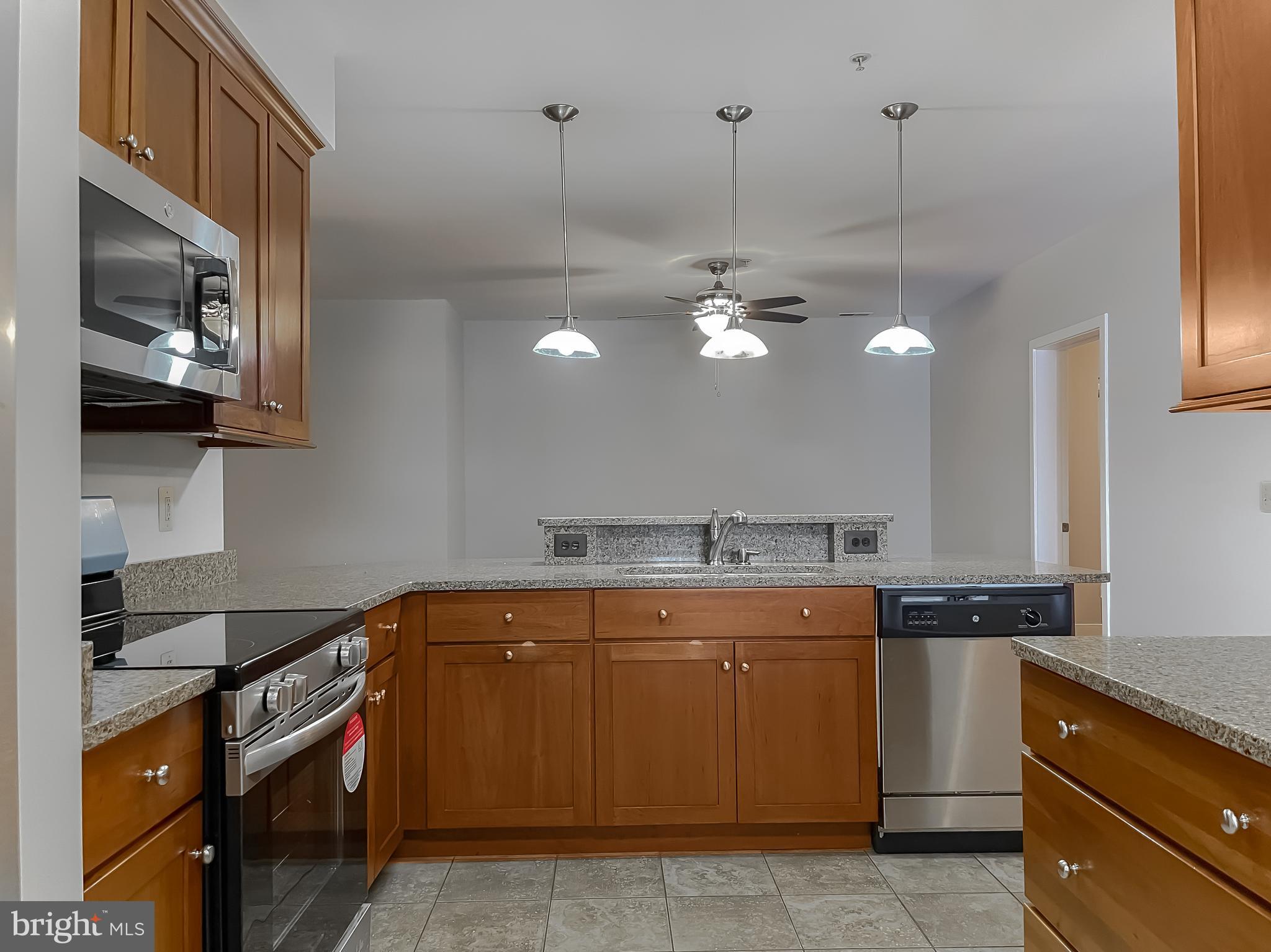 FOXWELL CONDOMINIUMS - Residential Lease