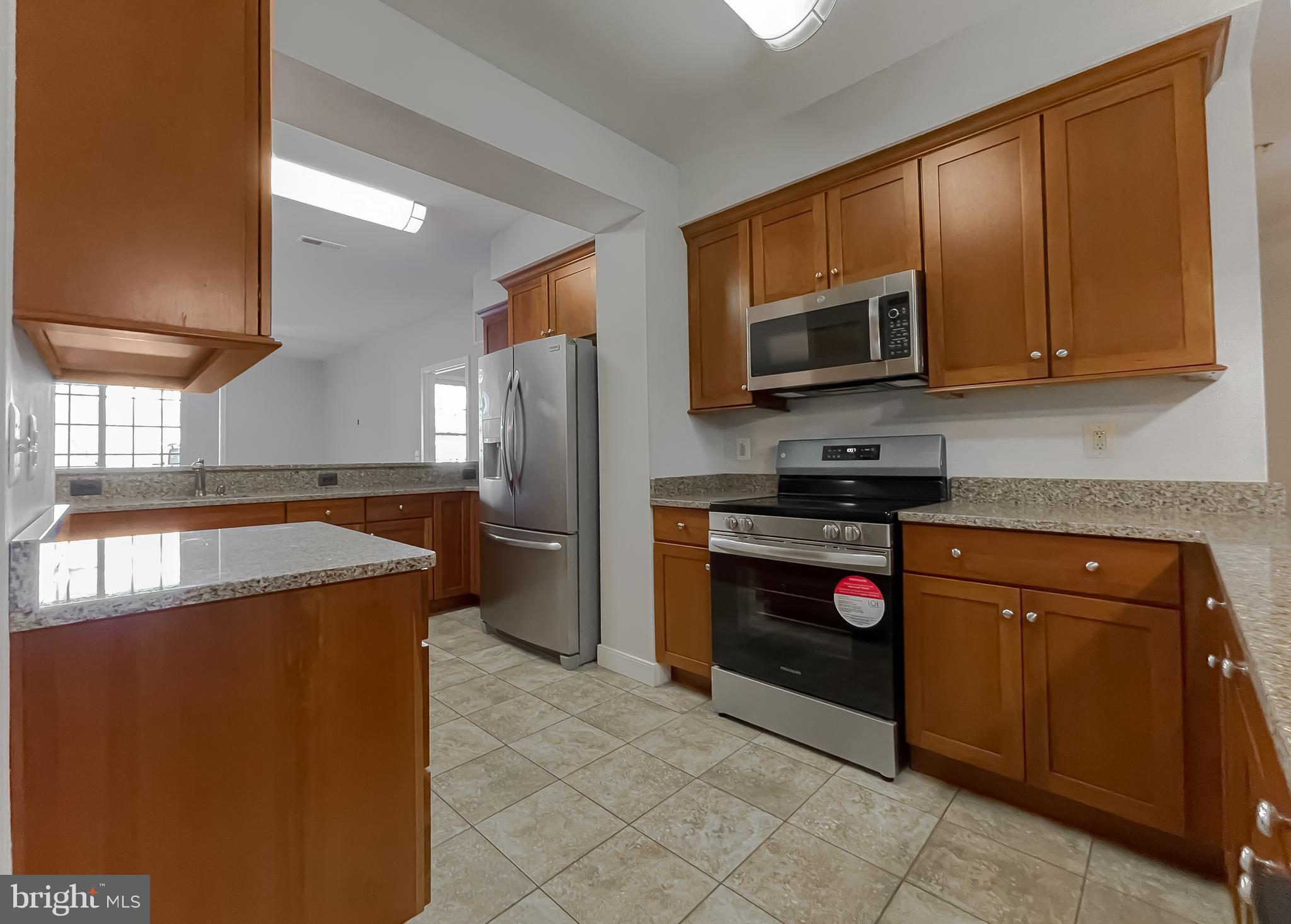 FOXWELL CONDOMINIUMS - Residential Lease