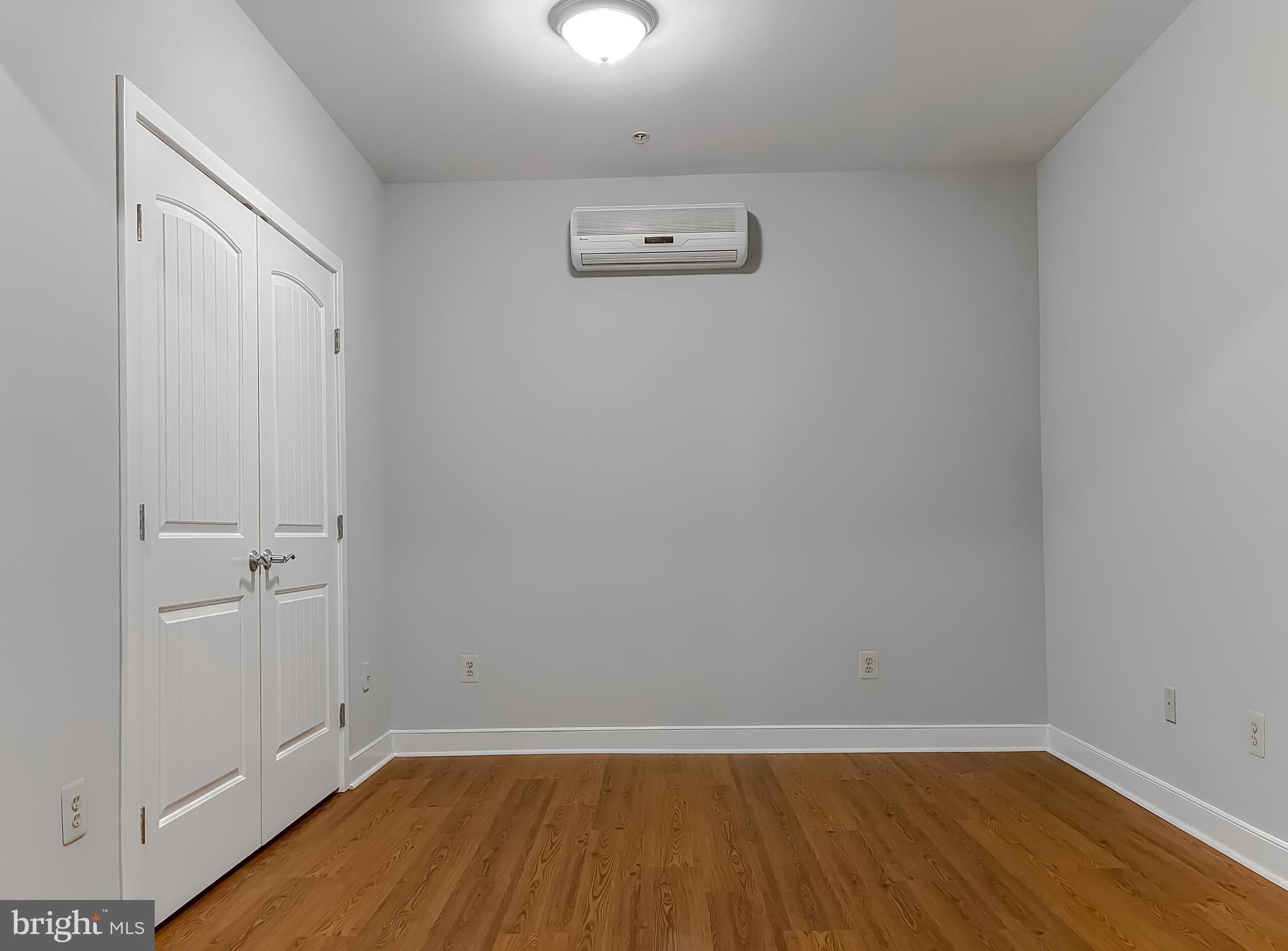 FOXWELL CONDOMINIUMS - Residential Lease