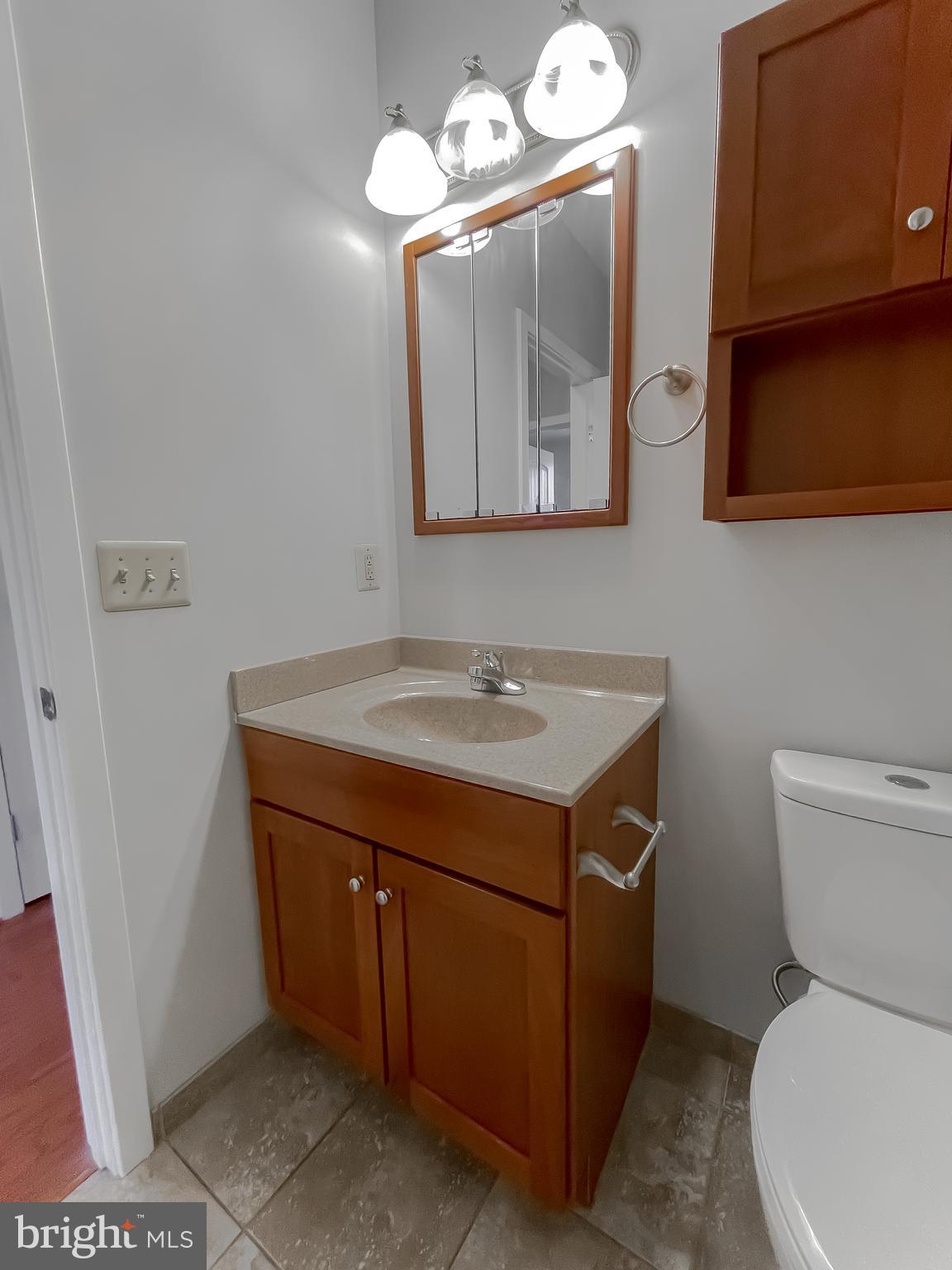 FOXWELL CONDOMINIUMS - Residential Lease