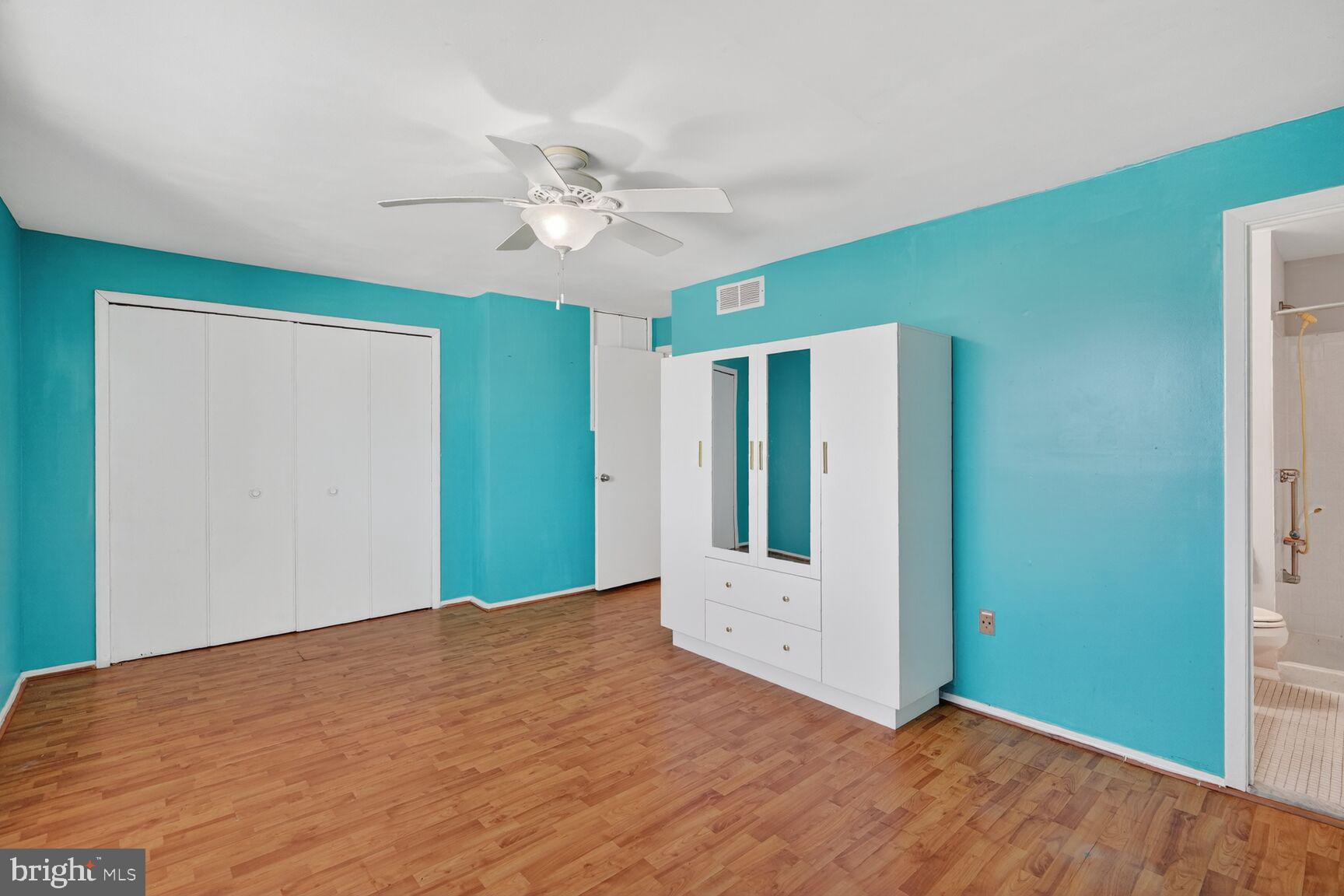 VILLAGE OF OWEN BROWN - Residential