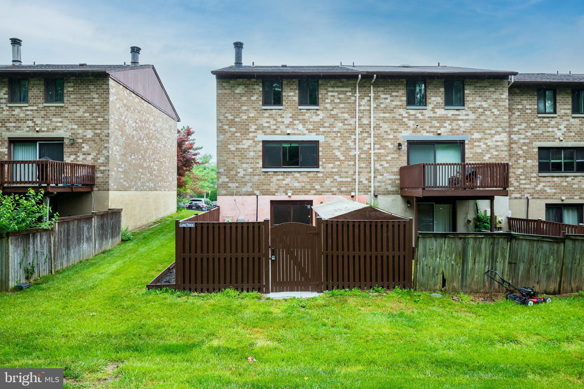 VILLAGE OF OWEN BROWN - Residential