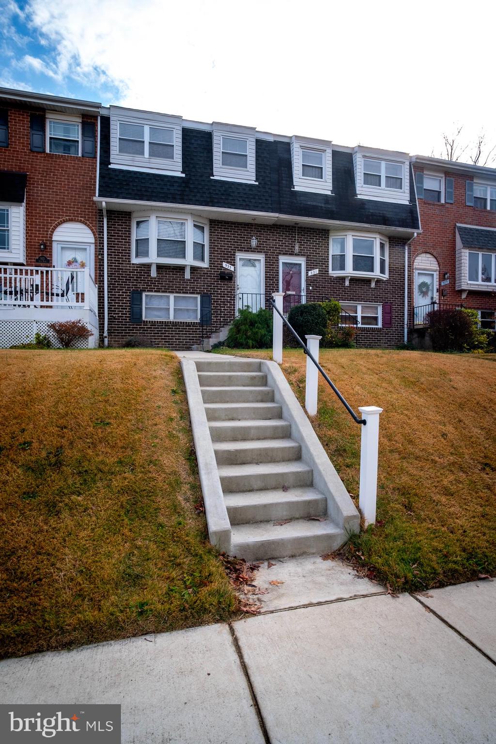 HUNTSMOOR - Residential Lease