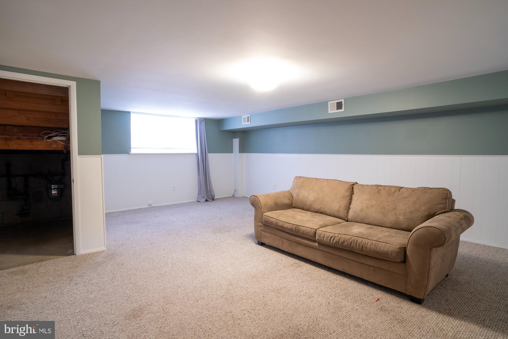 HUNTSMOOR - Residential Lease