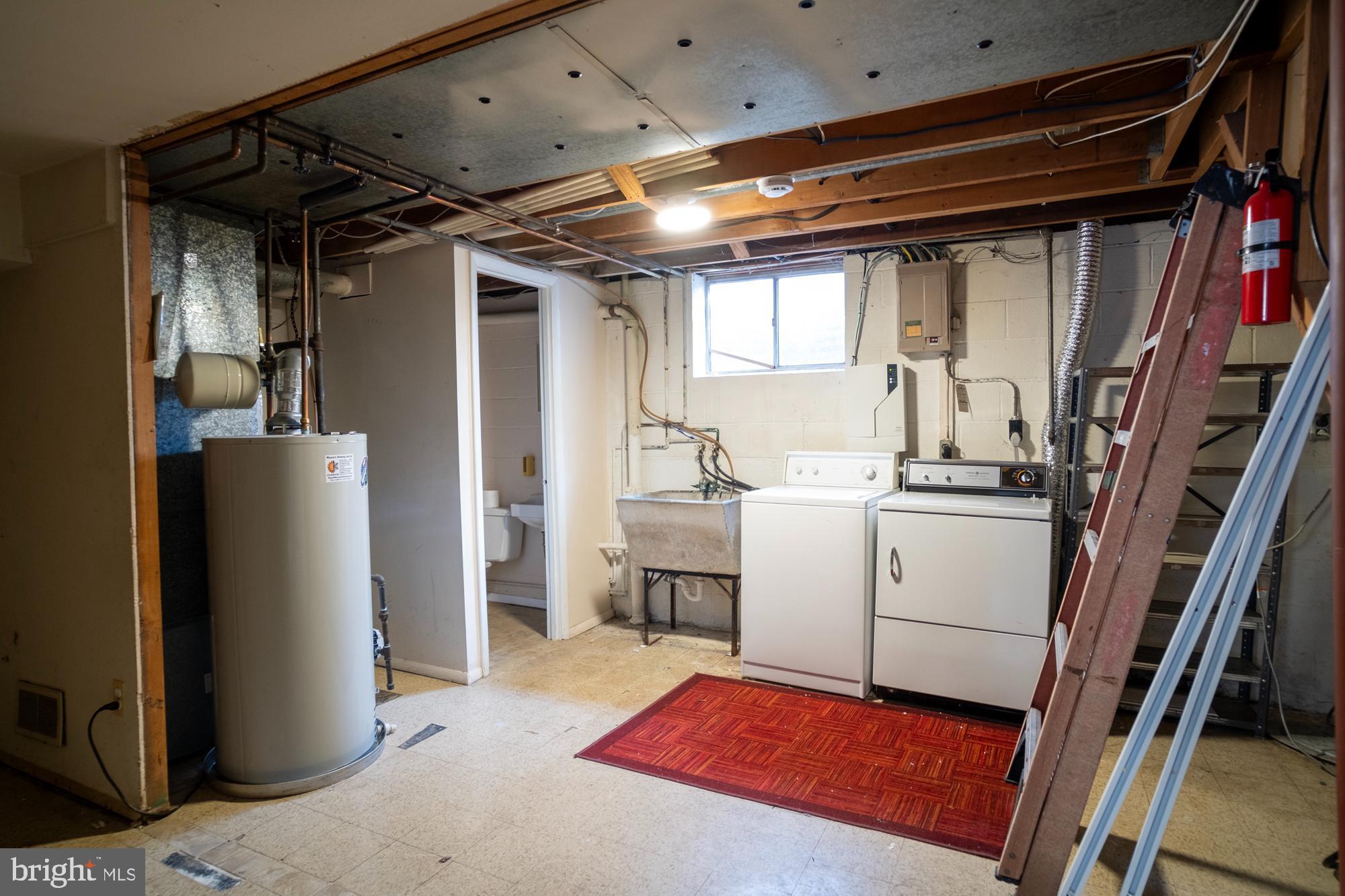 HUNTSMOOR - Residential Lease