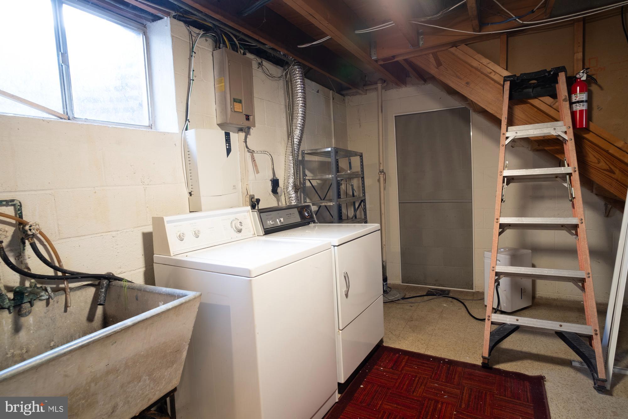 HUNTSMOOR - Residential Lease