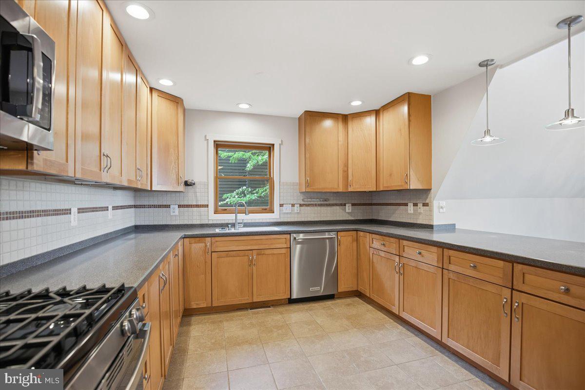 DRUM POINT - Residential