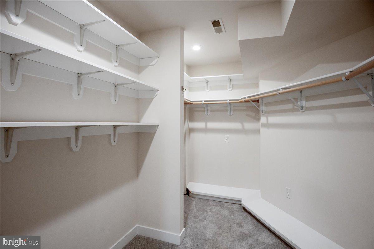 DRUM POINT - Residential