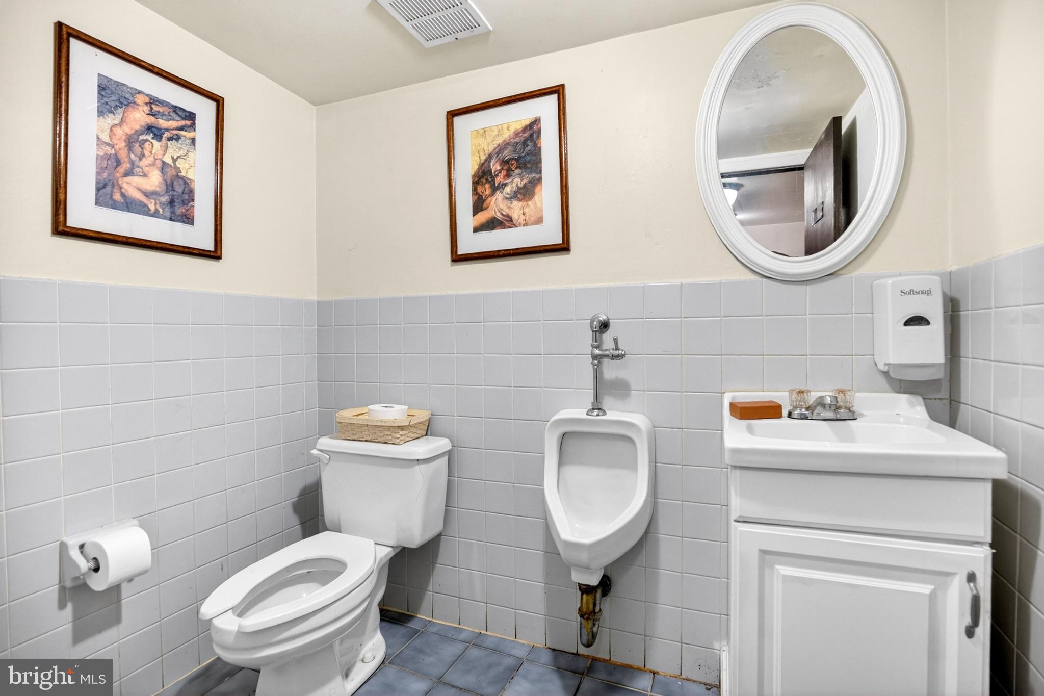 EAST PASSYUNK CROSSING - Commercial Sale