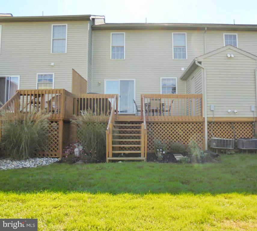 COUNTRY CIRCLE - Residential