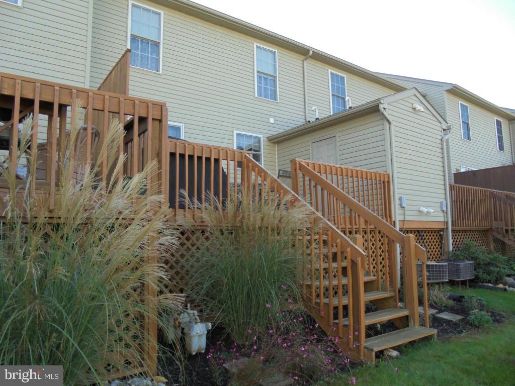 COUNTRY CIRCLE - Residential