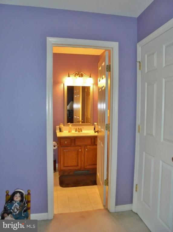 COUNTRY CIRCLE - Residential