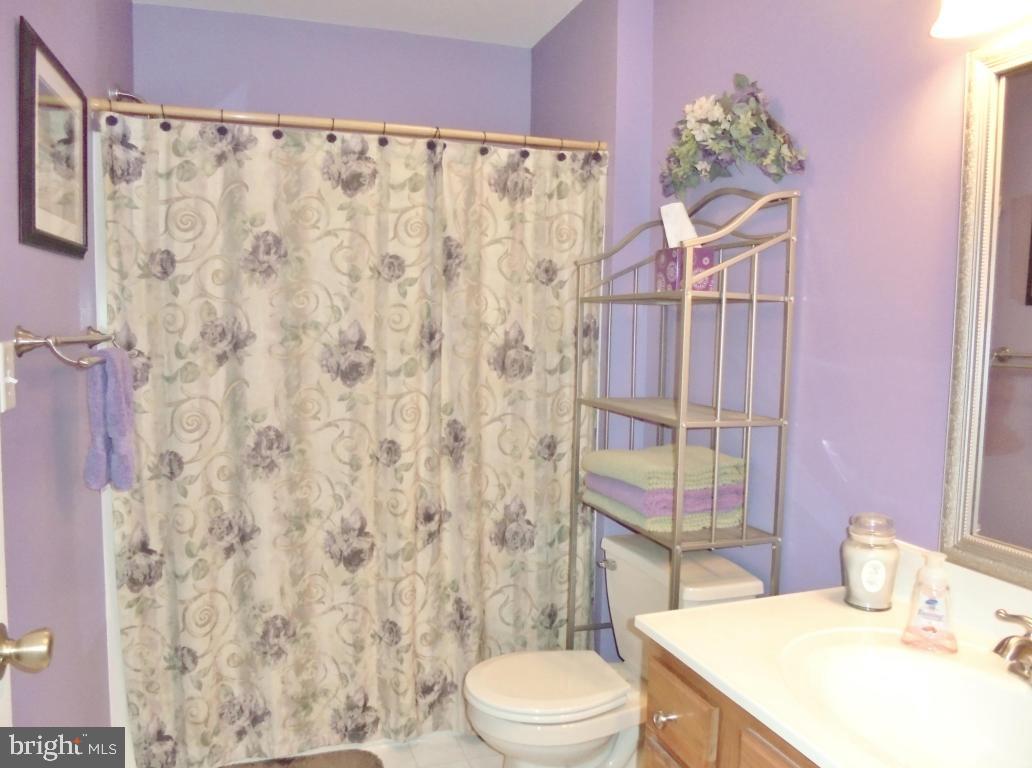 COUNTRY CIRCLE - Residential