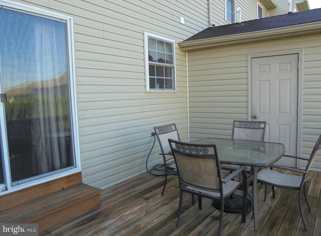 COUNTRY CIRCLE - Residential