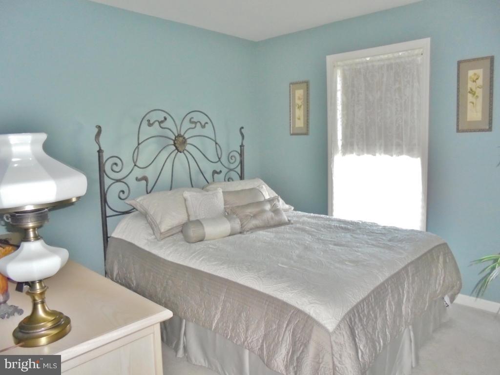 COUNTRY CIRCLE - Residential