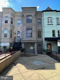 303 MASSACHUSETTS AVENUE NE