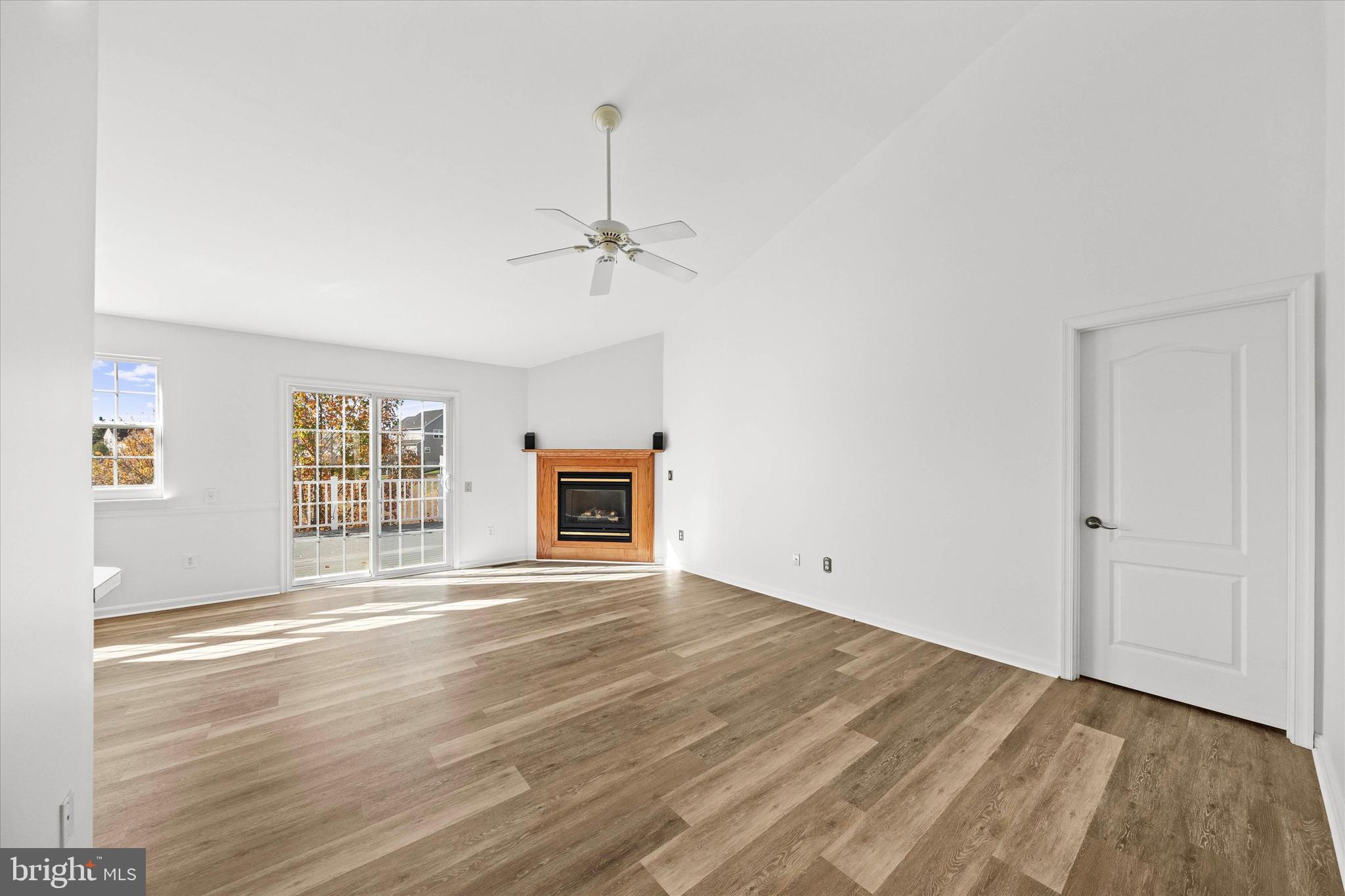 KNOTTS LANDING - Residential