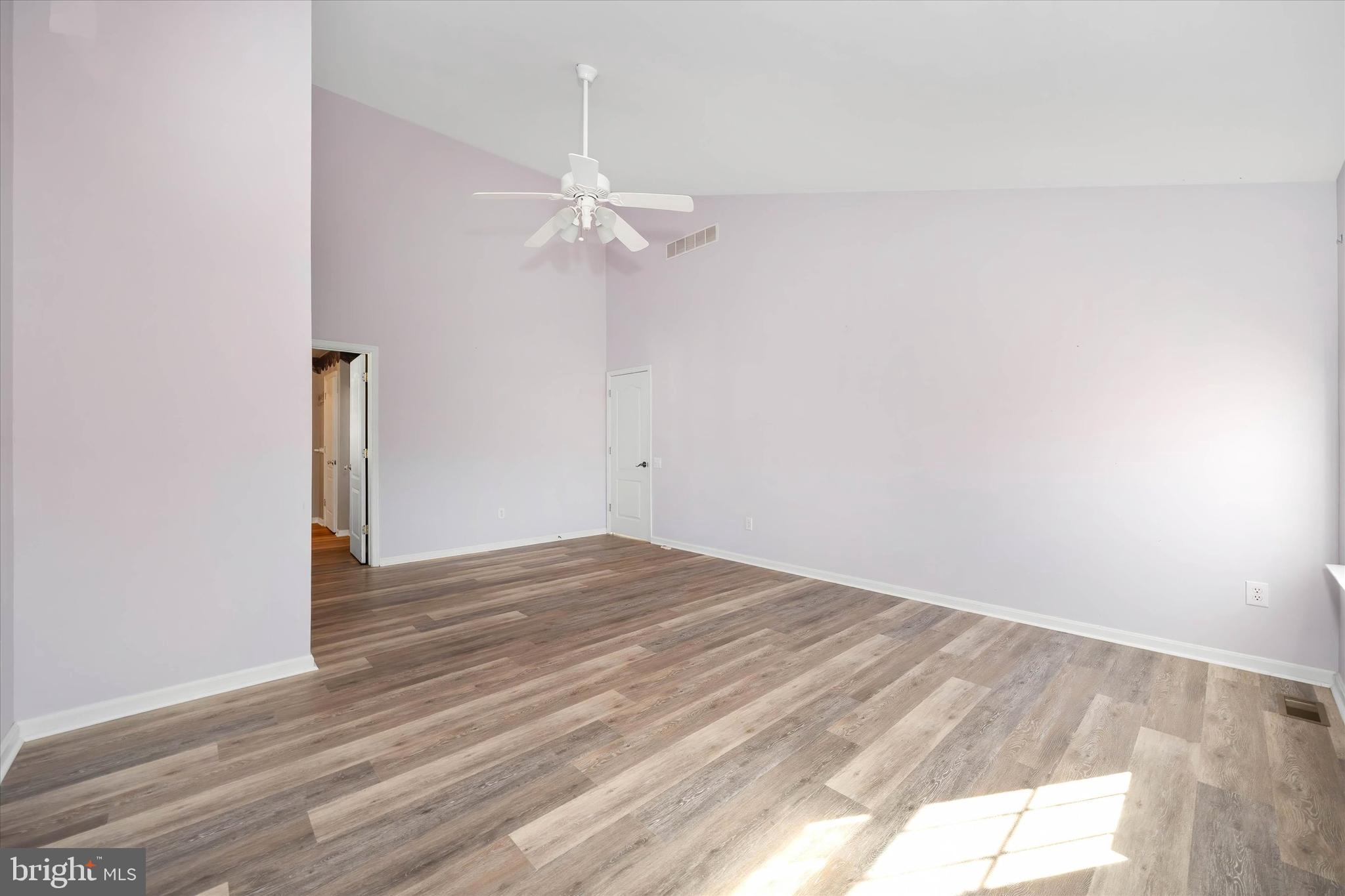 KNOTTS LANDING - Residential