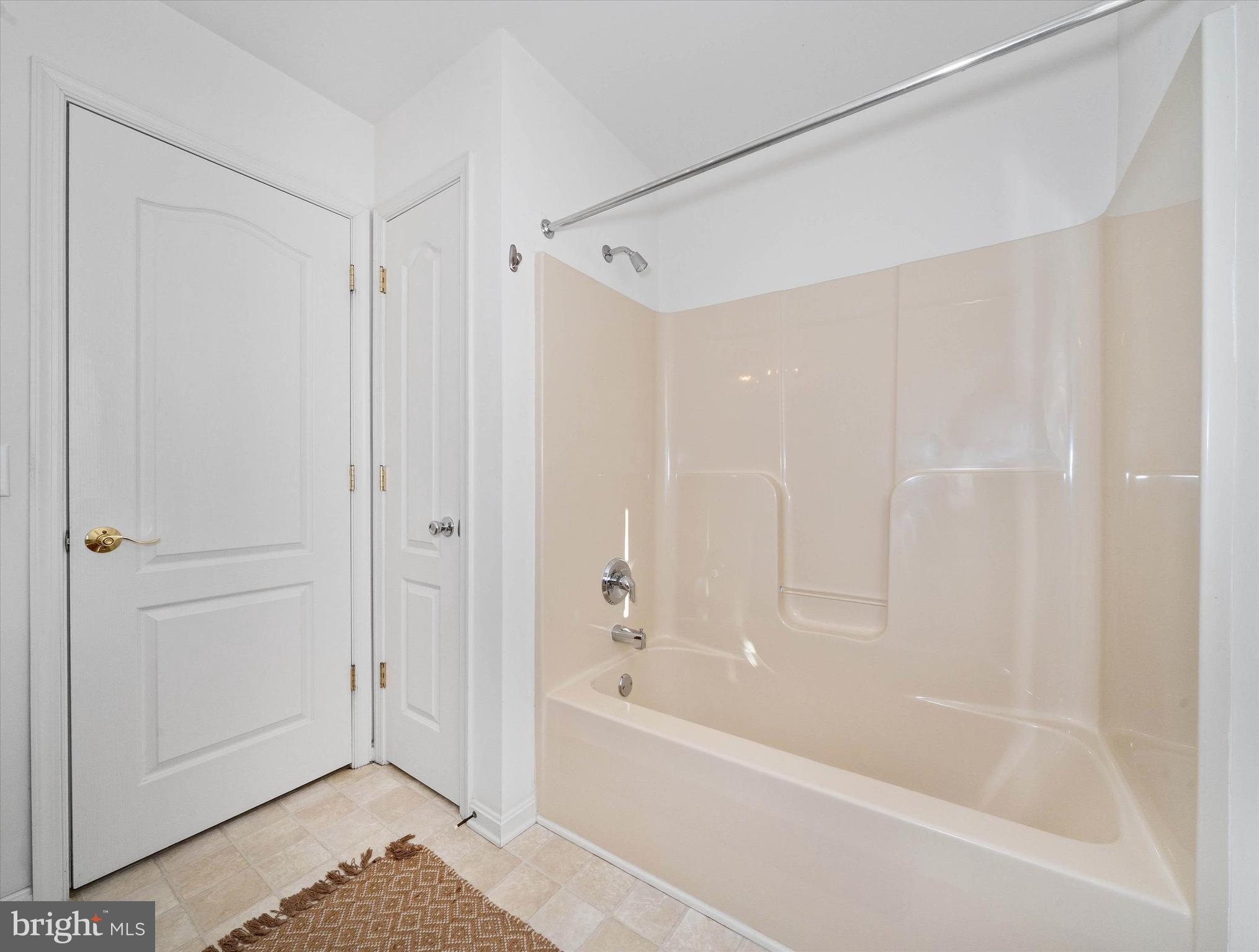 KNOTTS LANDING - Residential