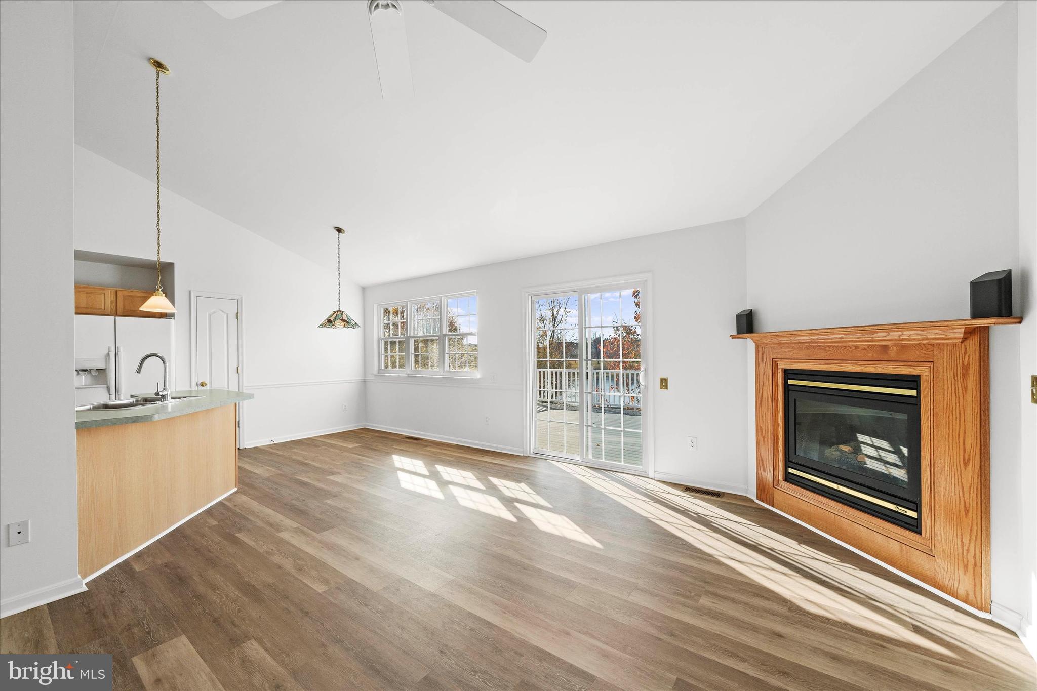 KNOTTS LANDING - Residential