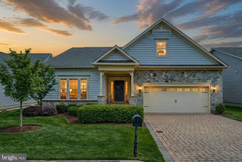 221 SAVANNAH DRIVE GETTYSBURG PA 17325