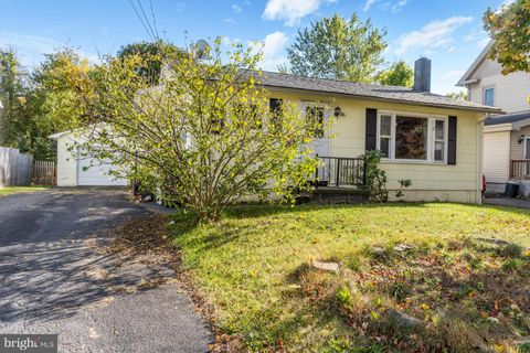 319 COLLINS STREET STROUDSBURG PA 18360