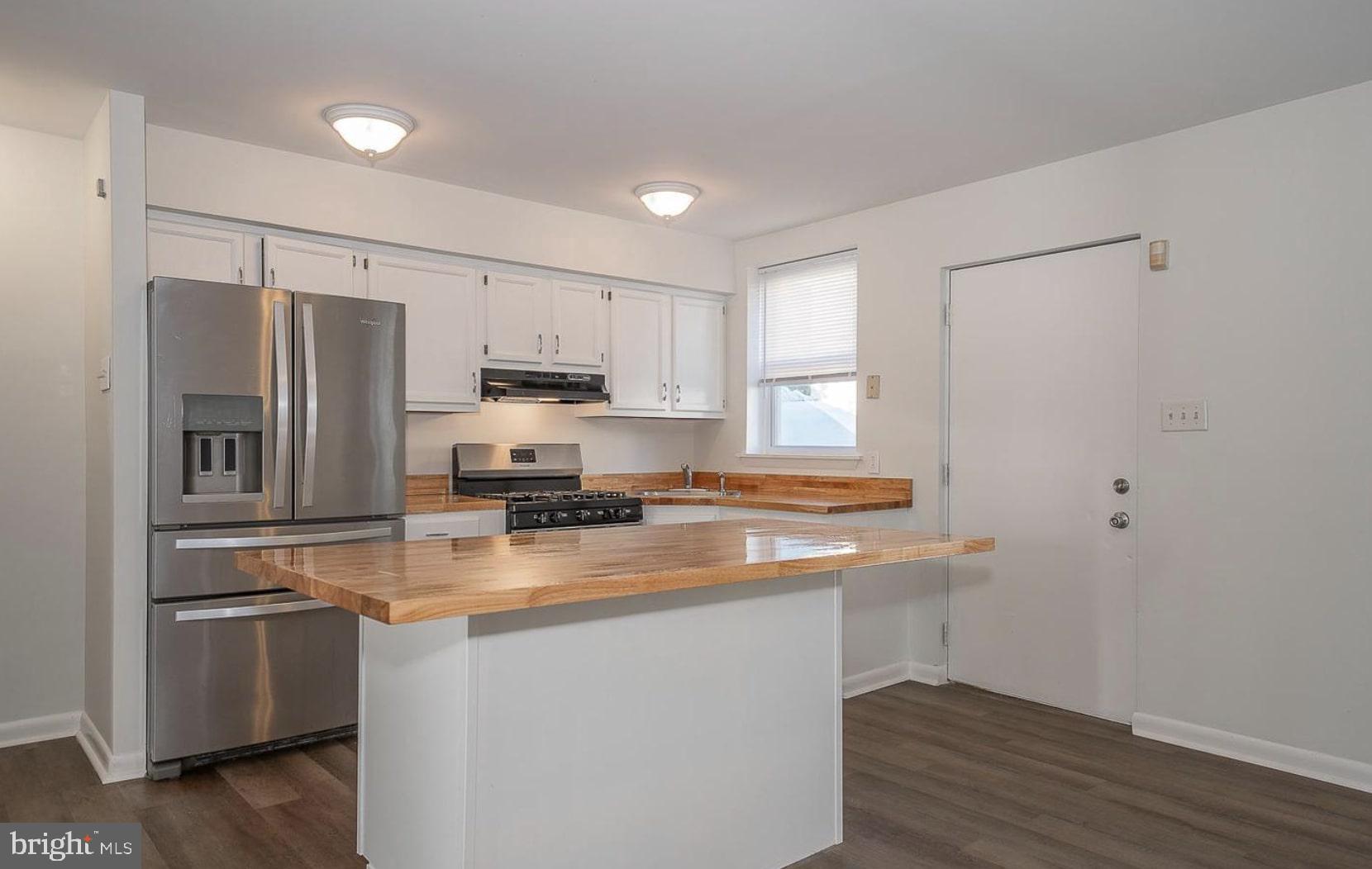 ART MUSEUM AREA - Residential Lease