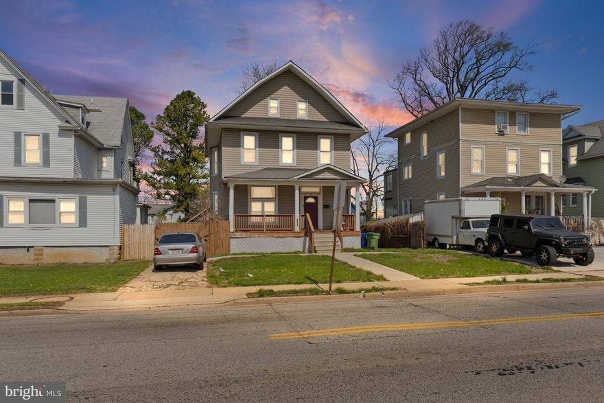 Welcome to 4124 W. Forest Park —  This property combines classic charm with serious upside, making it an ideal move for buyers looking to plant roots in a thriving neighborhood or investors looking to add a high-potential asset to their portfolio.
The home has great bones and is ready for the right buyer to bring their vision to life. With a little TLC, this property has all the makings of something truly special. Whether you’re a hands-on homeowner ready to put in the work or an investor looking for your next value-add opportunity, the potential here is hard to ignore.
Situated in a prime location with easy access to local amenities, commuter routes, and everything the city has to offer, this is the kind of opportunity that rewards those who can see past the surface.
Sold strictly as is. Schedule your showing today.