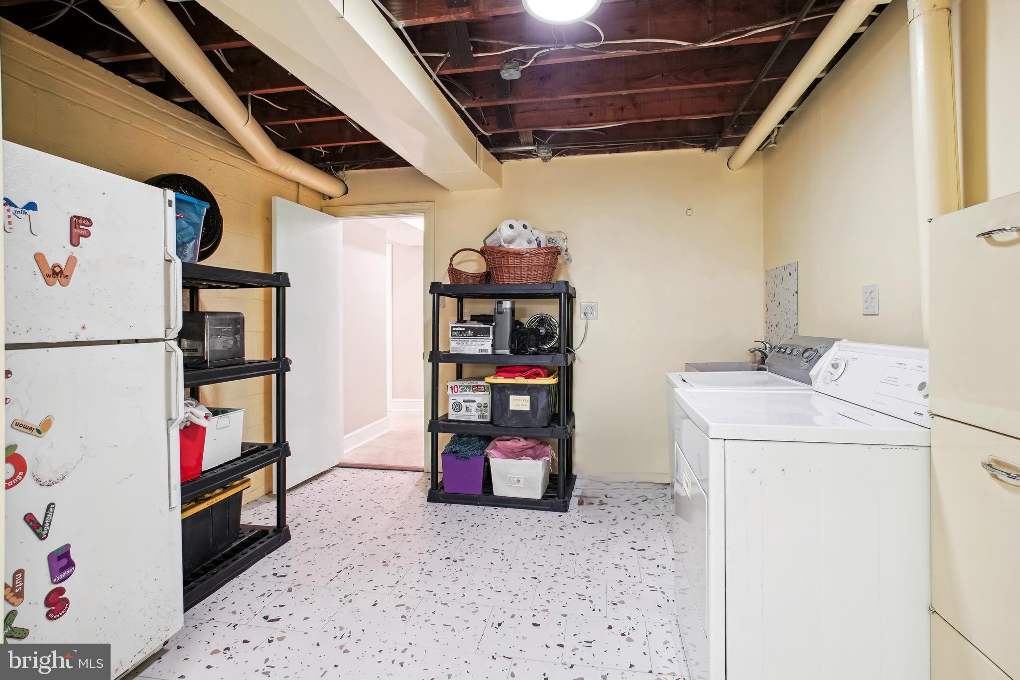 BROYHILL CREST - Residential