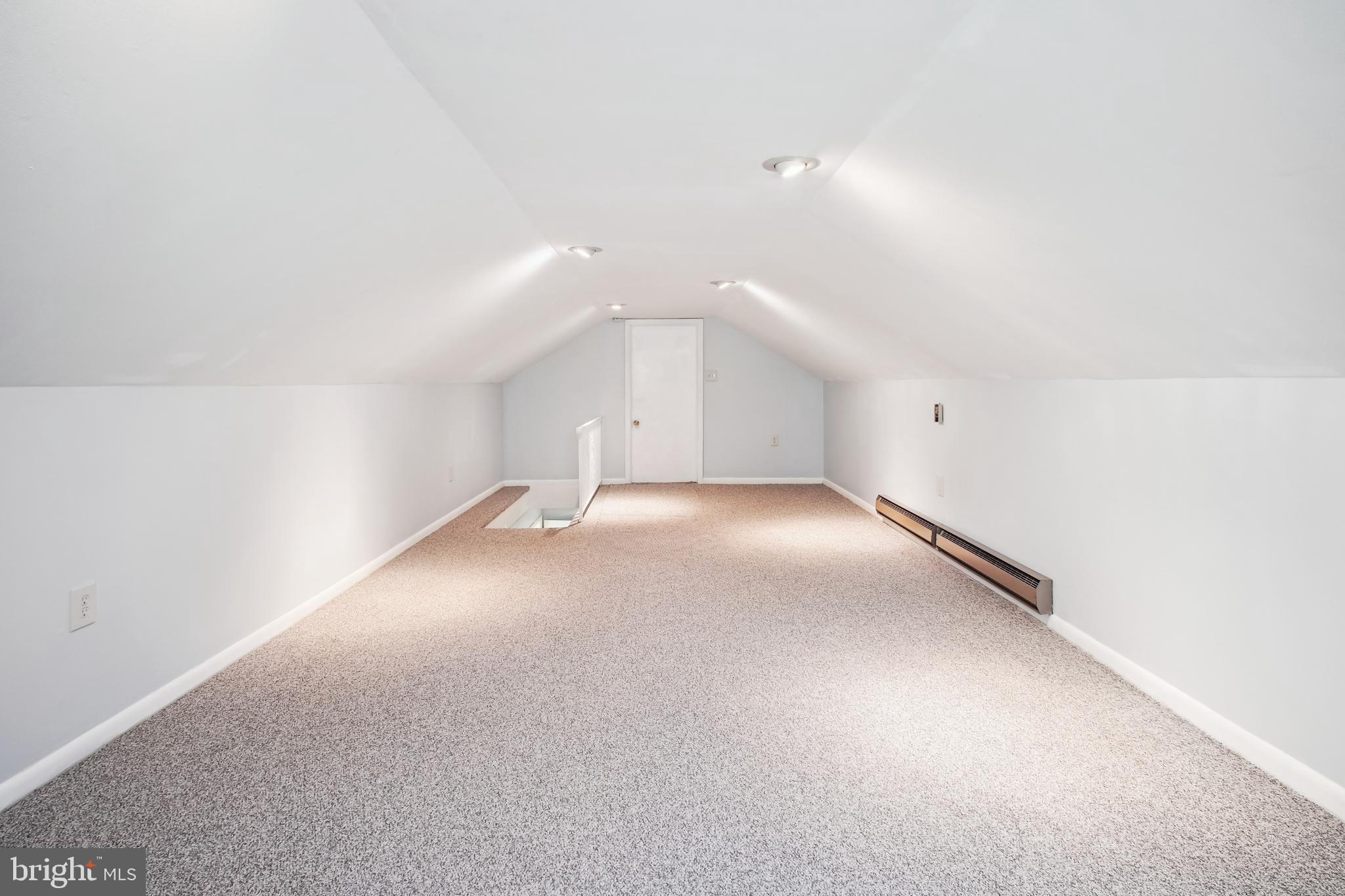 BROYHILL CREST - Residential