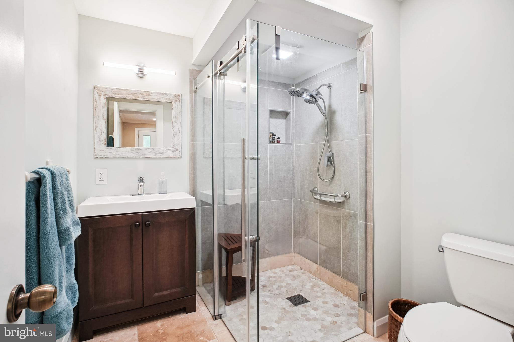 BROYHILL CREST - Residential