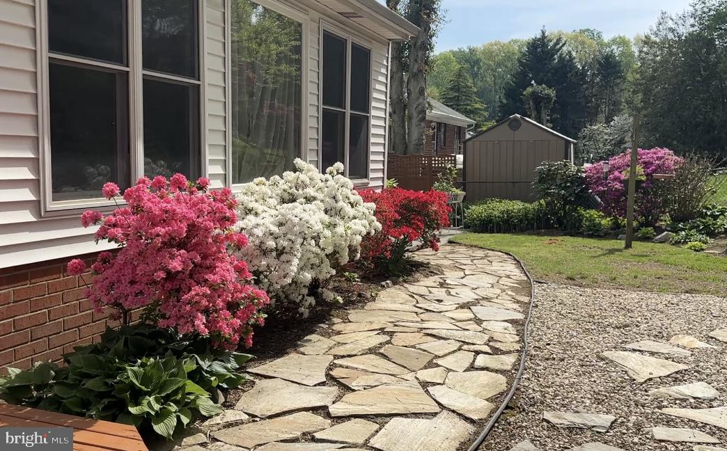 BROYHILL CREST - Residential