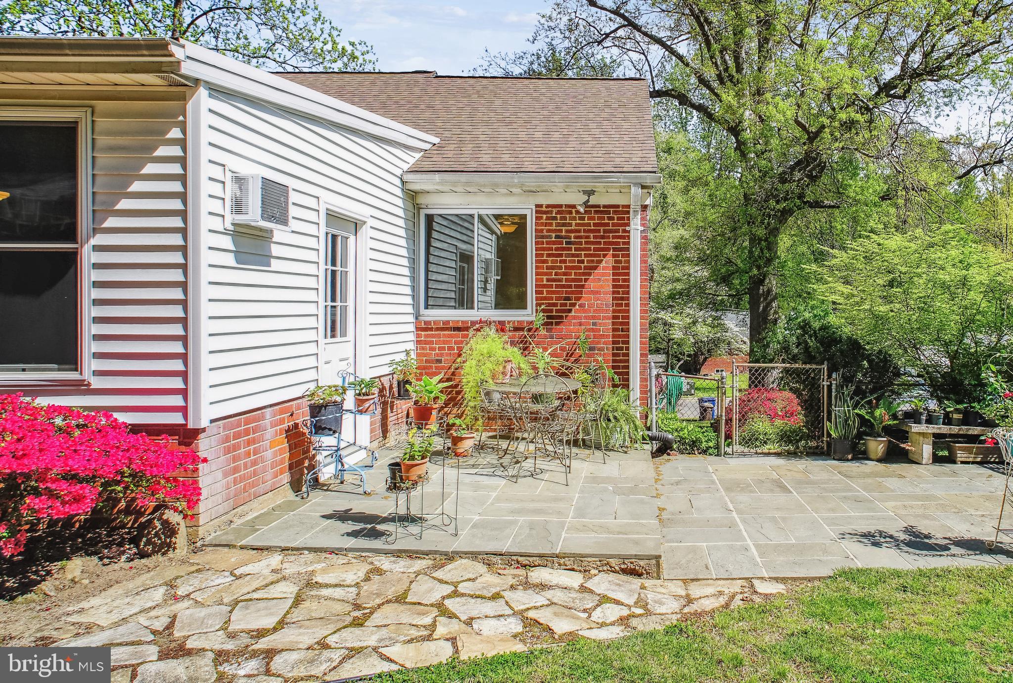 BROYHILL CREST - Residential