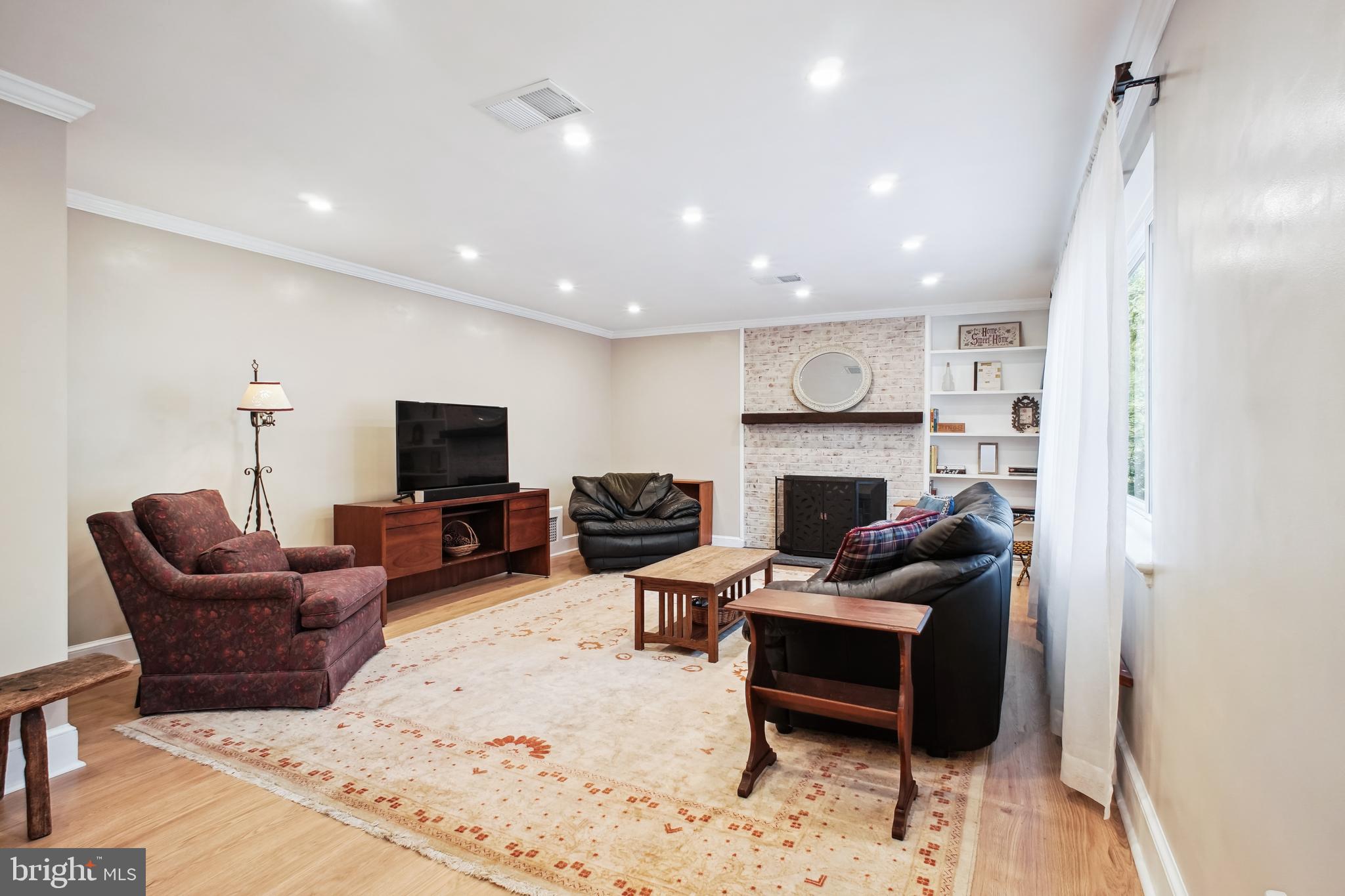 BROYHILL CREST - Residential