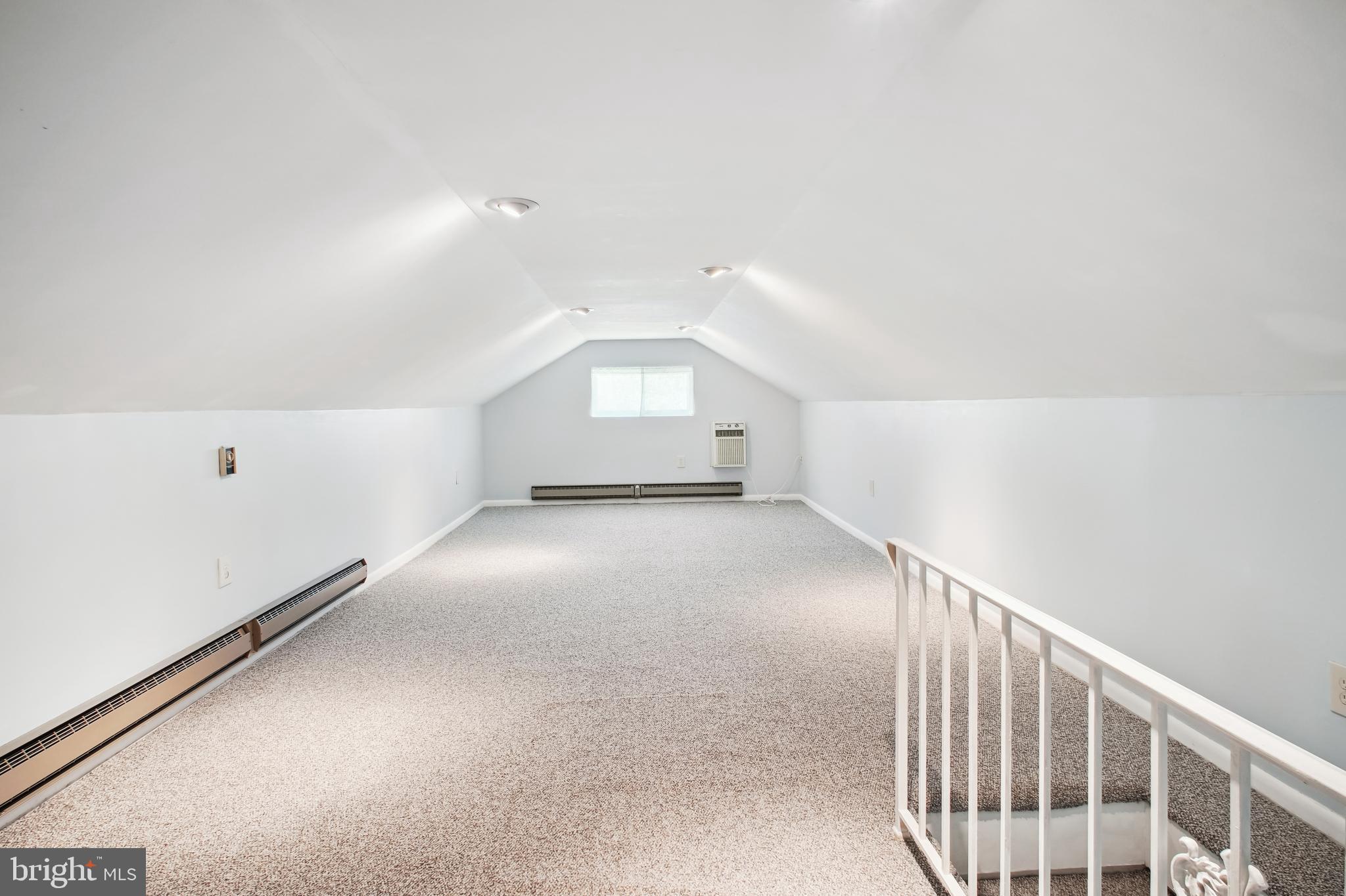 BROYHILL CREST - Residential